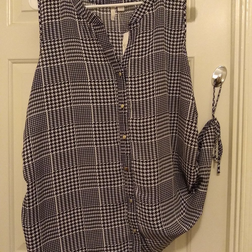 NWT CATO'S Black & White Rouched Blouse 18/20